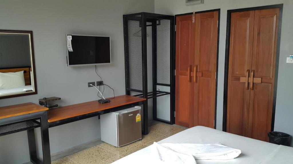 Hotel Chomtrang Zewnętrze zdjęcie