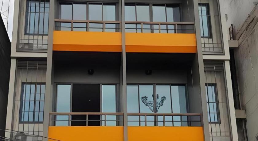 Hotel Chomtrang Zewnętrze zdjęcie