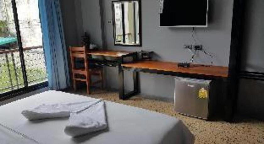 Hotel Chomtrang Zewnętrze zdjęcie