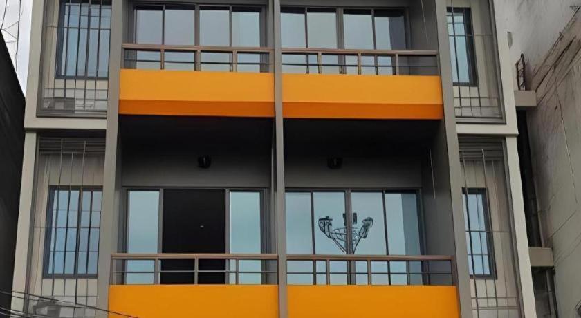 Hotel Chomtrang Zewnętrze zdjęcie